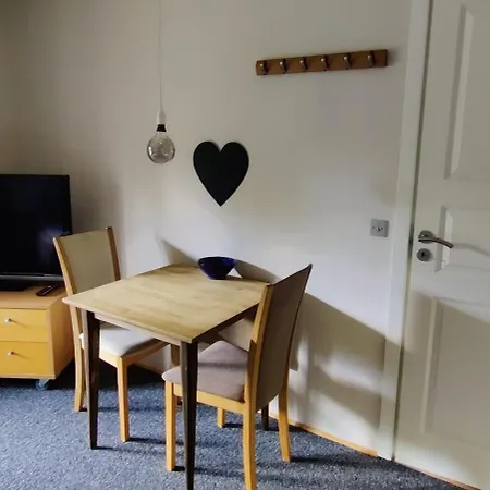 Hyggeligt Vaerelse Med Laekkert Badevaerelse